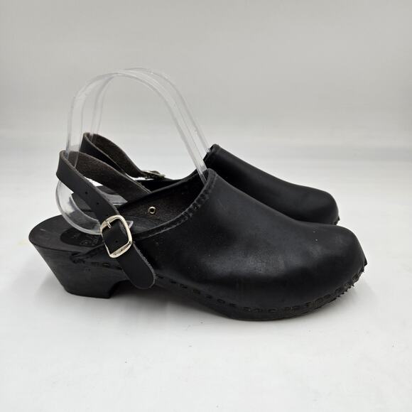 Vintage 1970s Black Leather Clogs 9 Closed Toe Strap Back Shoes Italy R.A.P. - Picture 1 of 8
